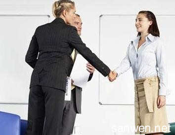 融通之儀，共贏之道 跨文化商務(wù)服務(wù)中的禮儀智慧